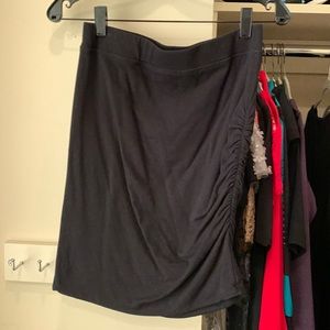 Very Soft and comfortable James Perse skirt with a ruched side